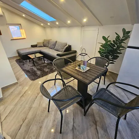 Jasmin Apartman *